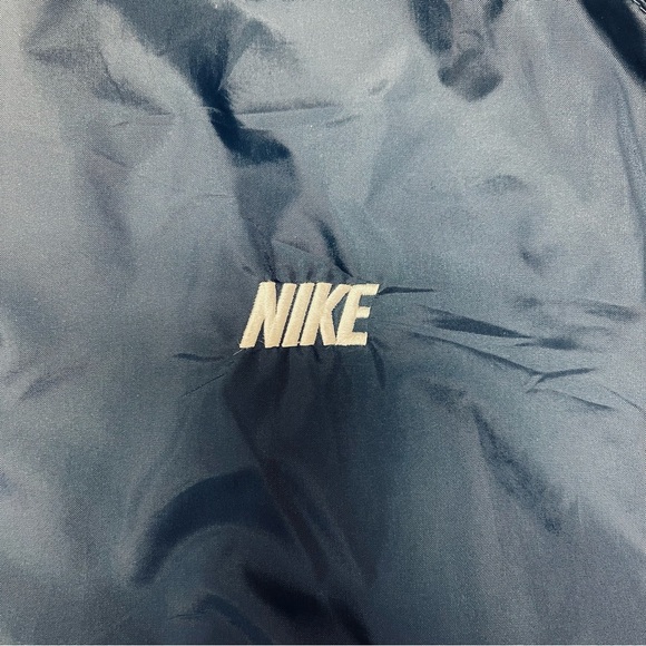 Nike Vintage Jacket‎ Men's Size Large Navy Blue Striped Lightweight Windbreaker - Picture 9 of 11